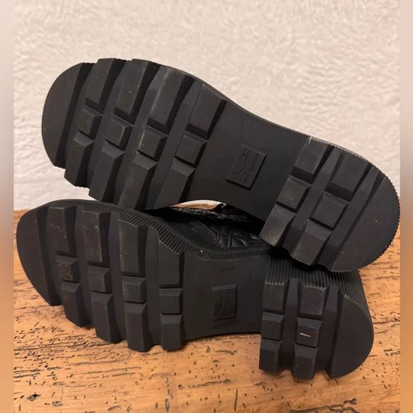 Women’s Voile Blanche Loden Lug Leather Trim Black Booties Boots, Size 5 - Picture 9 of 10